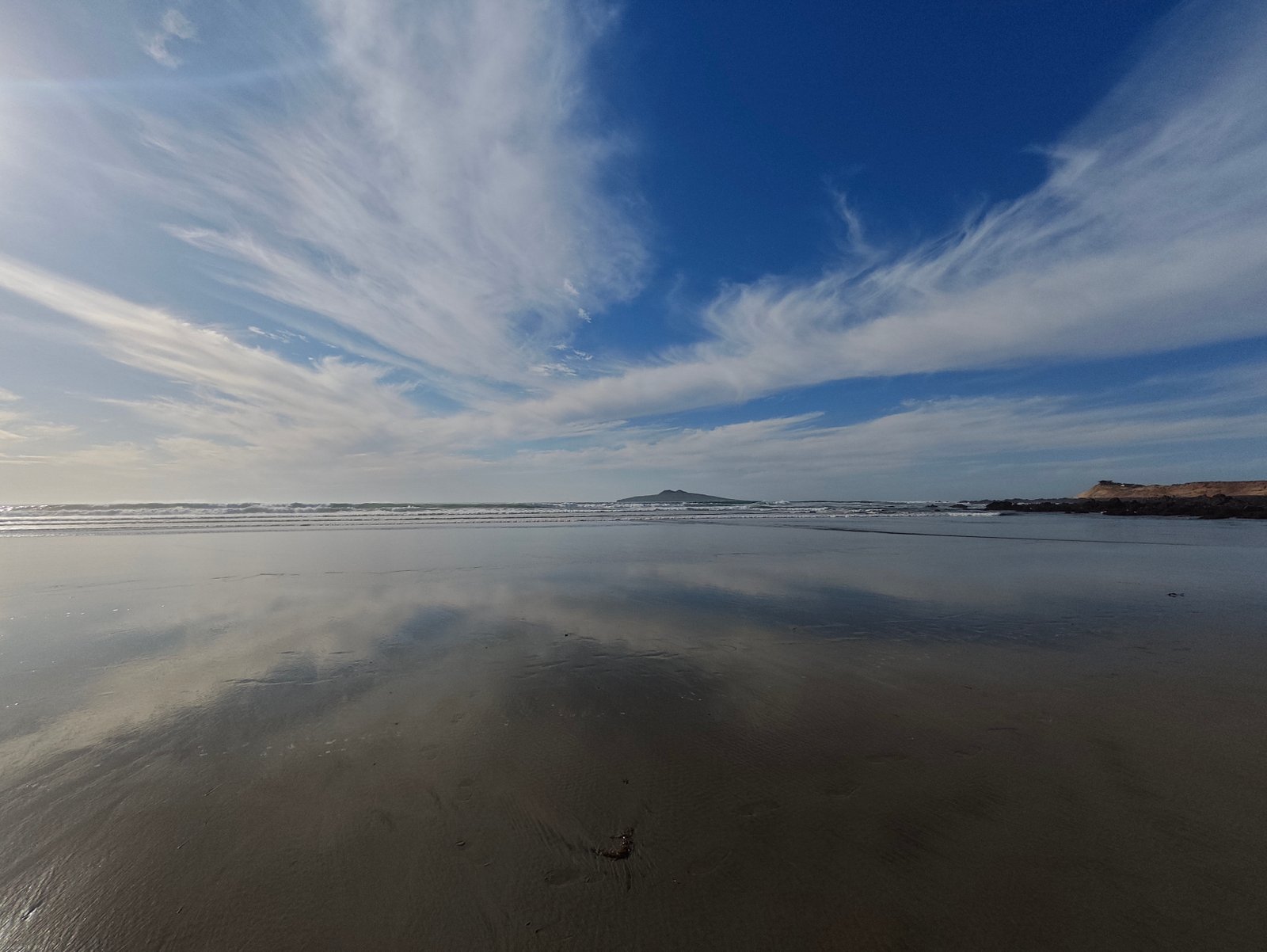 Playa costera al atardecer, Baja California